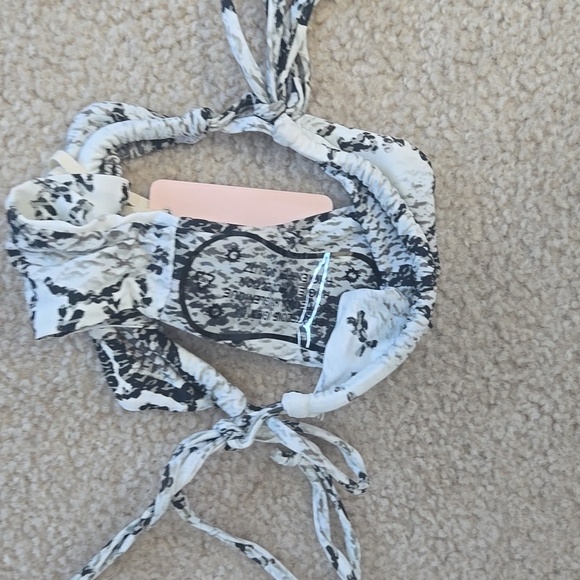 NWT Chloe Rose Revolve Dream On Snake Print Bikini Bottom Size Medium - Picture 3 of 7